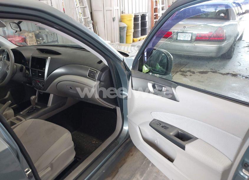 Photo 5 of 2011 Subaru Forester 2.5X (VIN JF2SHABC1BH738281)