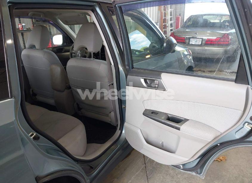 Photo 8 of 2011 Subaru Forester 2.5X (VIN JF2SHABC1BH738281)