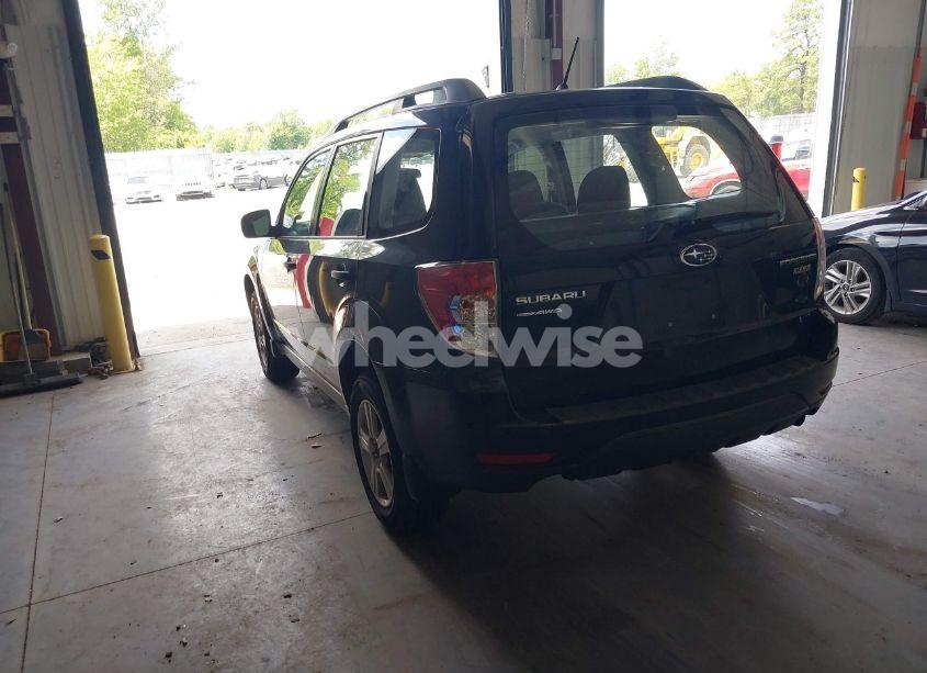 Photo 3 of 2012 Subaru Forester 2.5X (VIN JF2SHABC1CH401370)