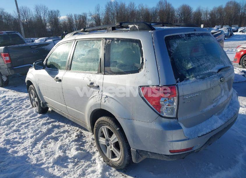 Photo 3 of 2012 Subaru Forester 2.5X (VIN JF2SHABC1CH434255)