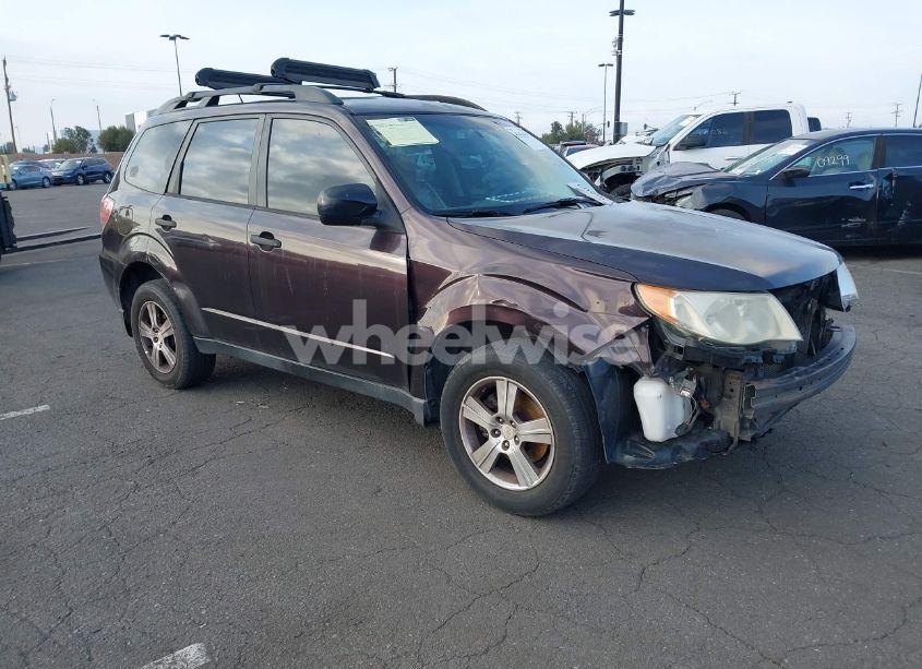 2013 Subaru Forester 2.5X (VIN JF2SHABC1DH411821) main photo