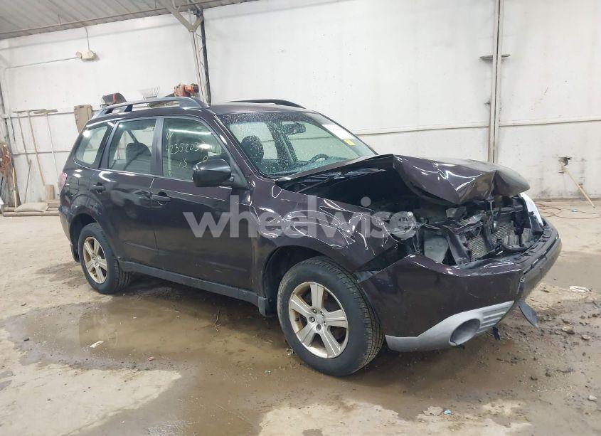 2013 Subaru Forester 2.5X (VIN JF2SHABC1DH418770) main photo