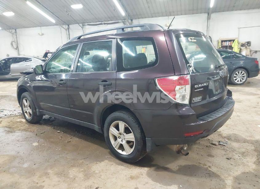 Photo 3 of 2013 Subaru Forester 2.5X (VIN JF2SHABC1DH418770)