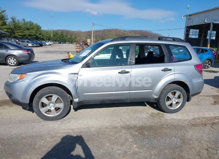 Photo 6 of 2013 Subaru Forester 2.5X (VIN JF2SHABC1DH424231)