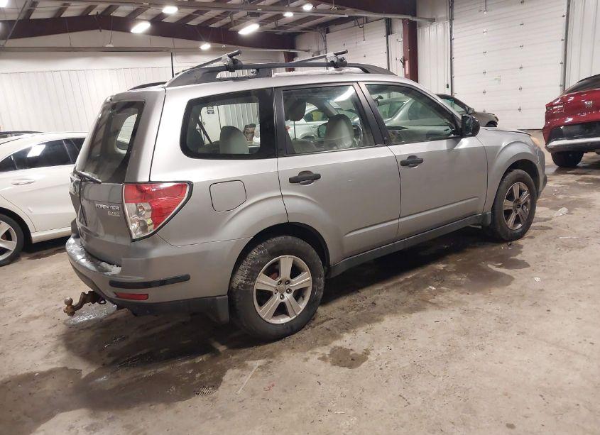 Photo 4 of 2011 Subaru Forester 2.5X (VIN JF2SHABC2BG700113)