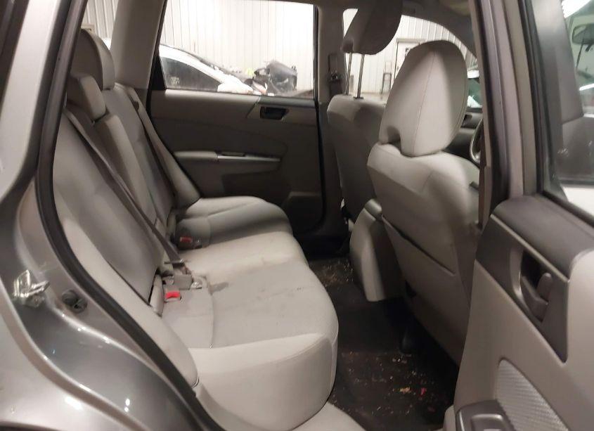 Photo 8 of 2011 Subaru Forester 2.5X (VIN JF2SHABC2BG700113)