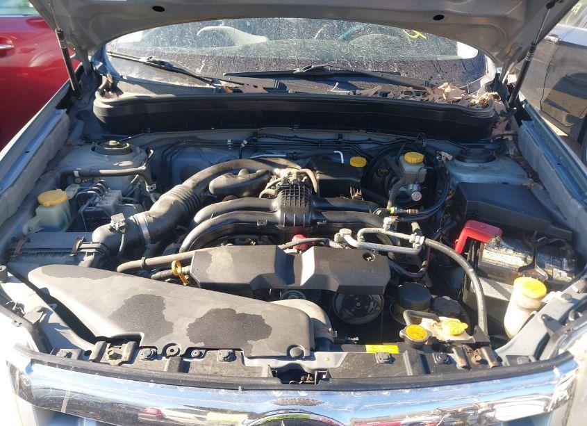 Photo 10 of 2011 Subaru Forester 2.5X (VIN JF2SHABC2BG749912)