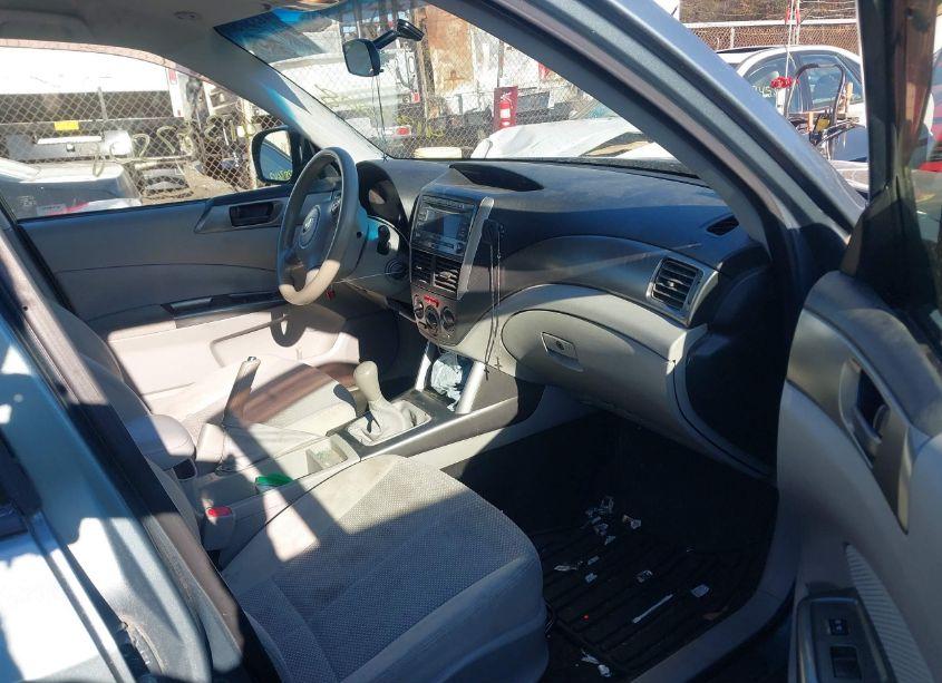 Photo 5 of 2011 Subaru Forester 2.5X (VIN JF2SHABC2BG749912)