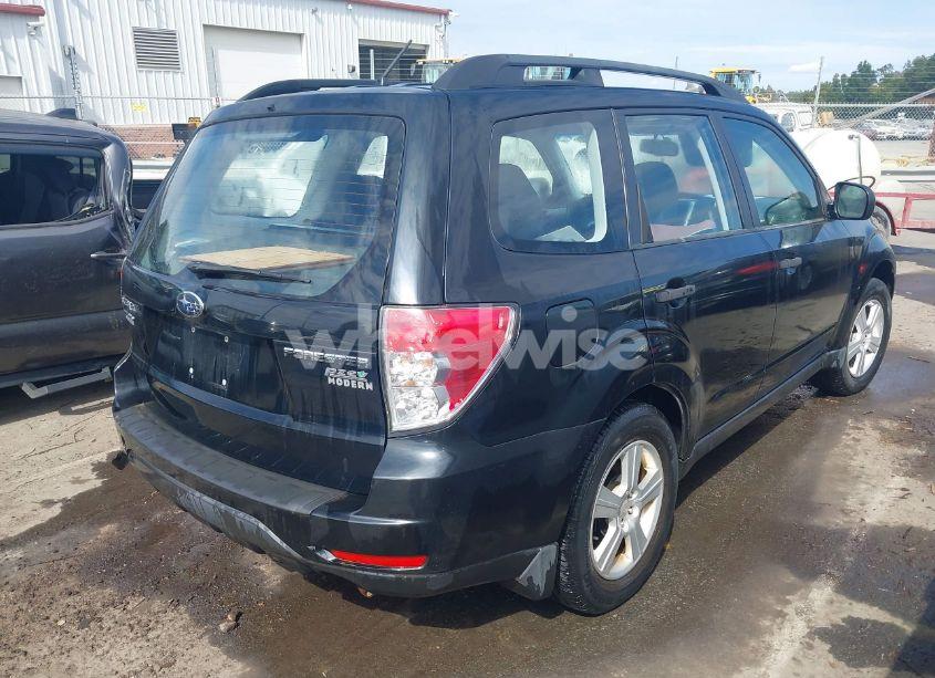 Photo 4 of 2012 Subaru Forester 2.5X (VIN JF2SHABC2CH452036)