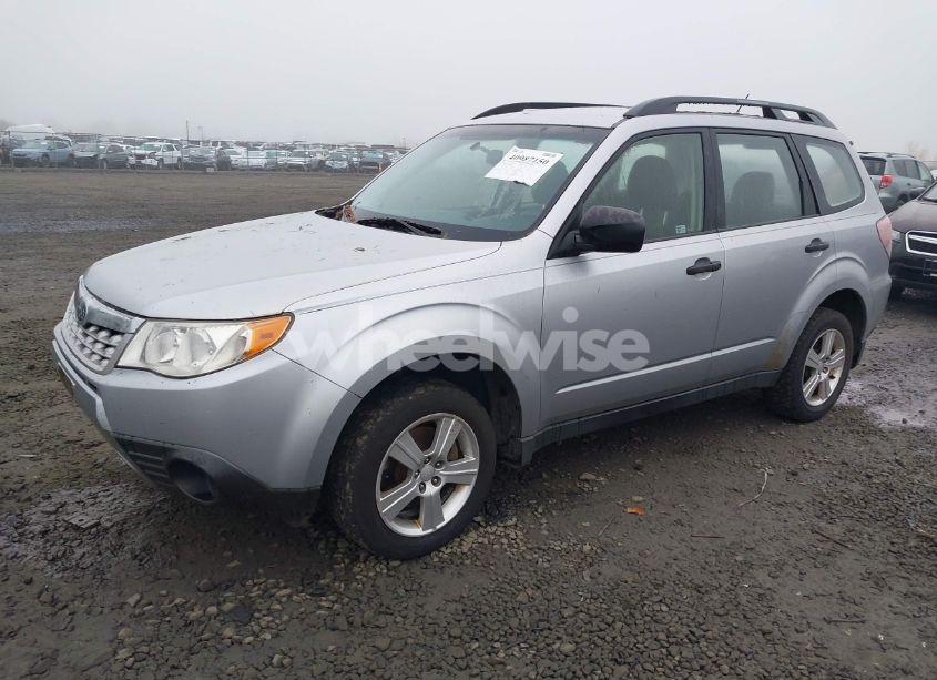 Photo 2 of 2013 Subaru Forester 2.5X (VIN JF2SHABC2DG430609)