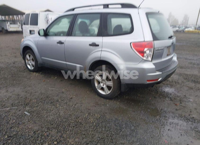 Photo 3 of 2013 Subaru Forester 2.5X (VIN JF2SHABC2DG430609)
