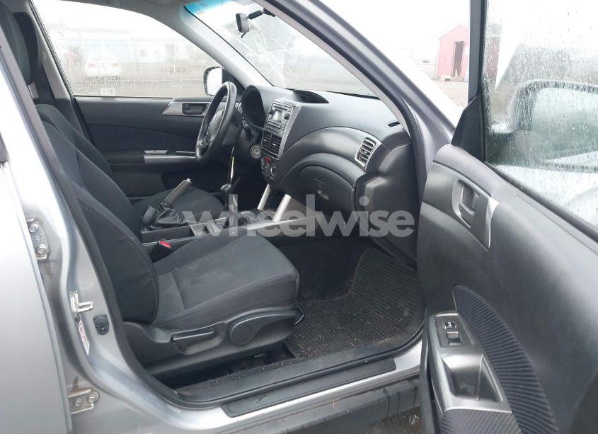 Photo 5 of 2013 Subaru Forester 2.5X (VIN JF2SHABC2DG430609)