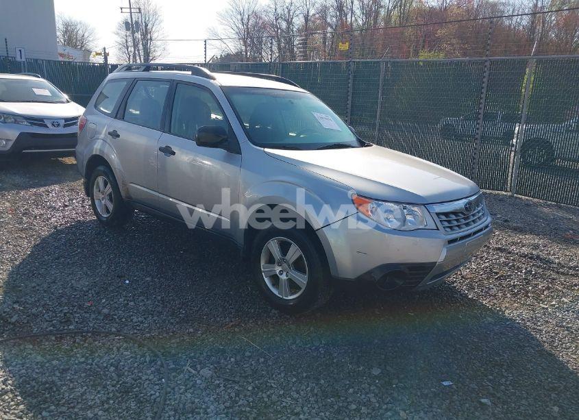 2013 Subaru Forester 2.5X (VIN JF2SHABC2DH418437) main photo