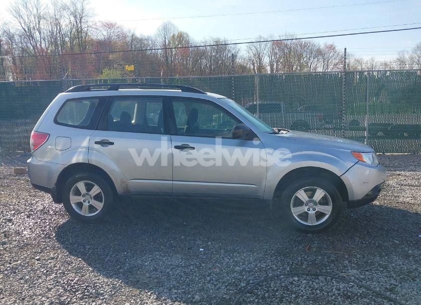 Photo 13 of 2013 Subaru Forester 2.5X (VIN JF2SHABC2DH418437)
