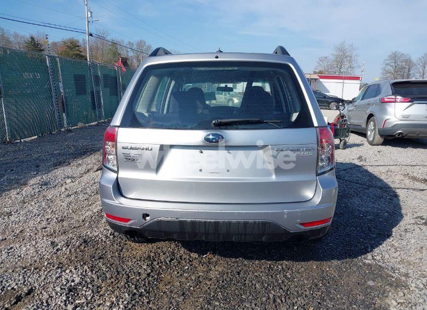 Photo 16 of 2013 Subaru Forester 2.5X (VIN JF2SHABC2DH418437)