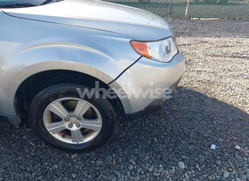 Photo 6 of 2013 Subaru Forester 2.5X (VIN JF2SHABC2DH418437)
