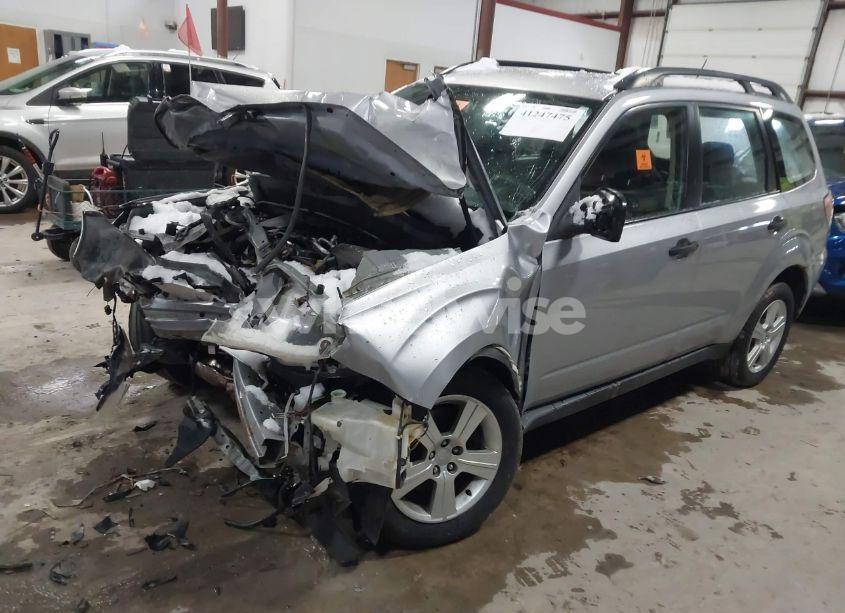 Photo 2 of 2013 Subaru Forester 2.5X (VIN JF2SHABC2DH428756)