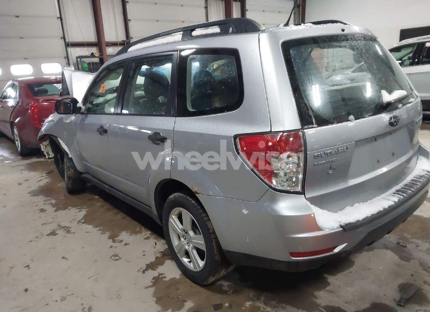 Photo 3 of 2013 Subaru Forester 2.5X (VIN JF2SHABC2DH428756)