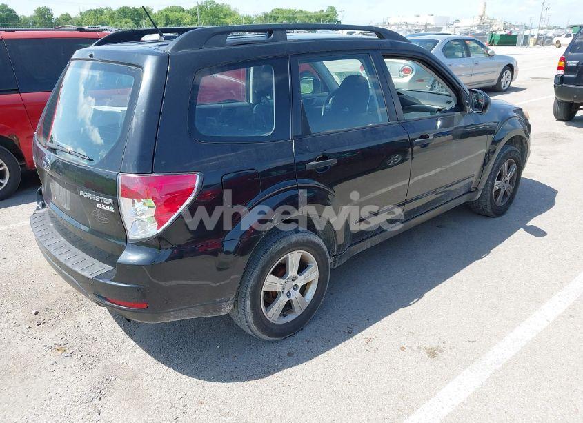 Photo 4 of 2013 Subaru Forester 2.5X (VIN JF2SHABC2DH438946)