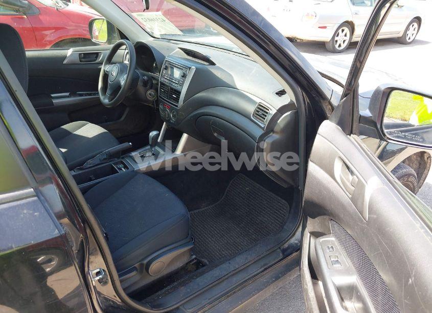 Photo 5 of 2013 Subaru Forester 2.5X (VIN JF2SHABC2DH438946)