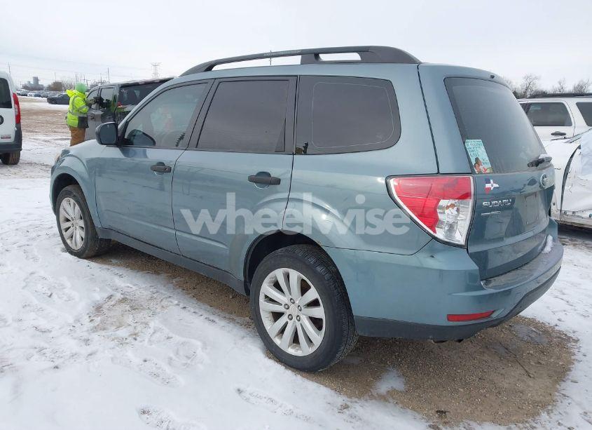 Photo 3 of 2012 Subaru Forester 2.5X (VIN JF2SHABC3CH445614)