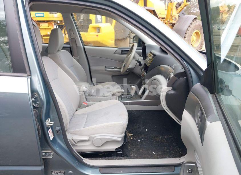 Photo 5 of 2013 Subaru Forester 2.5X (VIN JF2SHABC3DH412940)