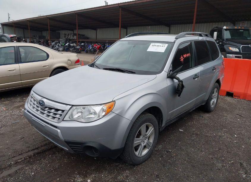 Photo 2 of 2013 Subaru Forester 2.5X (VIN JF2SHABC3DH433741)