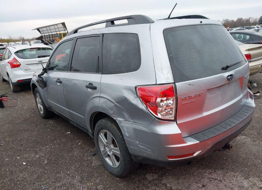 Photo 3 of 2013 Subaru Forester 2.5X (VIN JF2SHABC3DH433741)