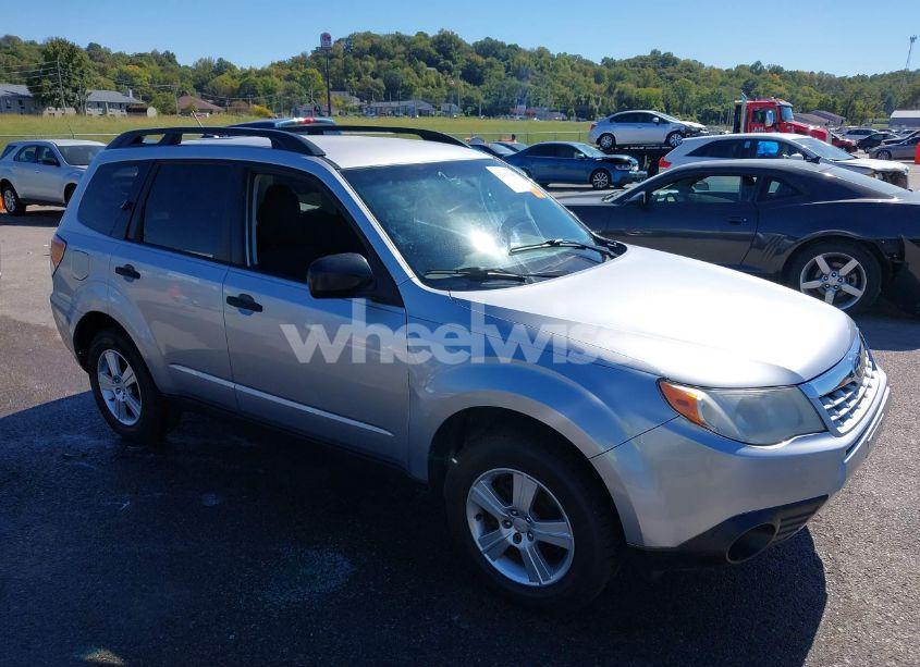 2013 Subaru Forester 2.5X (VIN JF2SHABC4DH430623) main photo