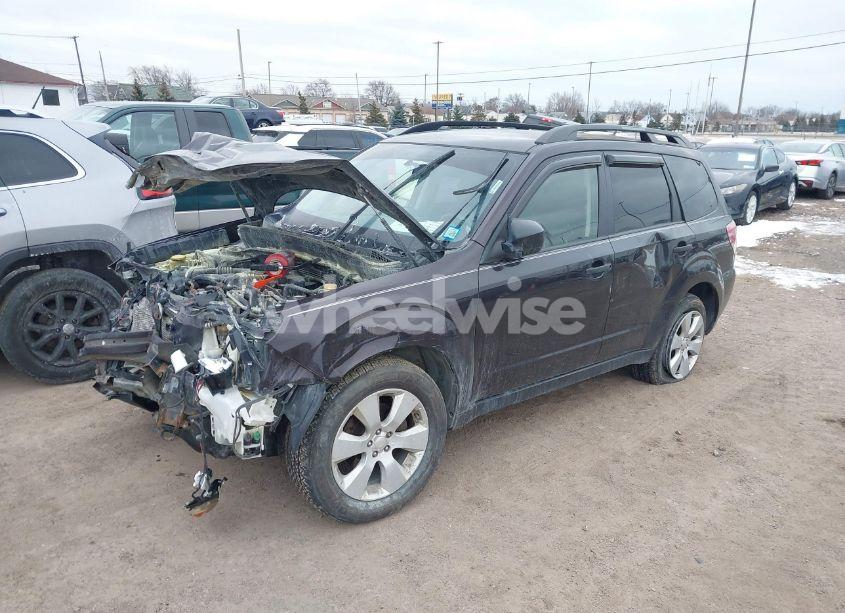 Photo 2 of 2013 Subaru Forester 2.5X (VIN JF2SHABC4DH445557)