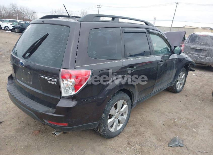 Photo 4 of 2013 Subaru Forester 2.5X (VIN JF2SHABC4DH445557)