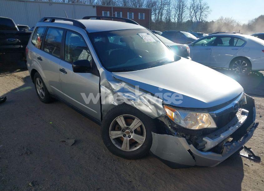 2011 Subaru Forester 2.5X (VIN JF2SHABC5BH701329) main photo
