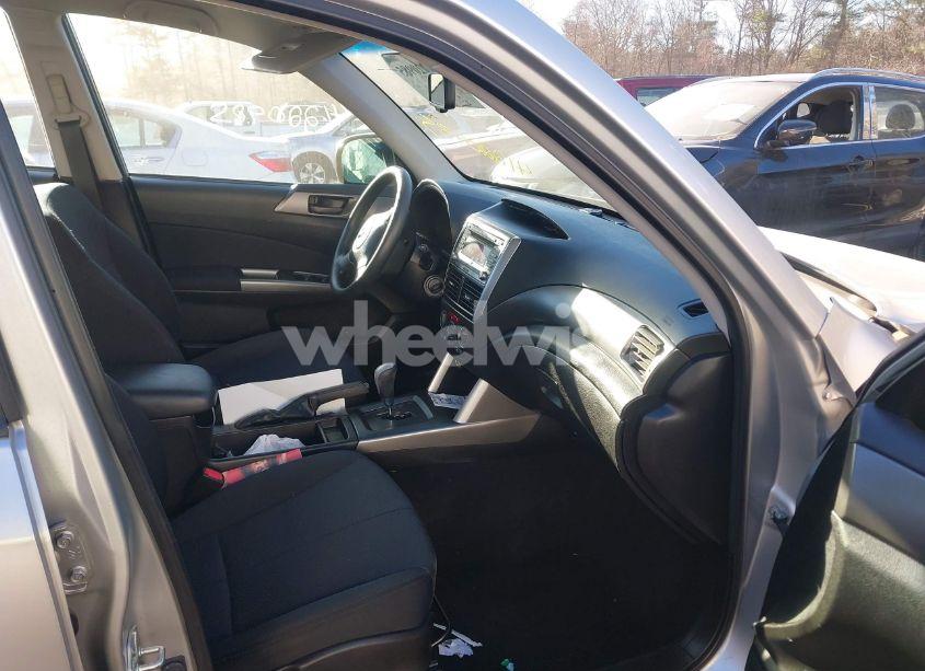 Photo 5 of 2011 Subaru Forester 2.5X (VIN JF2SHABC5BH701329)