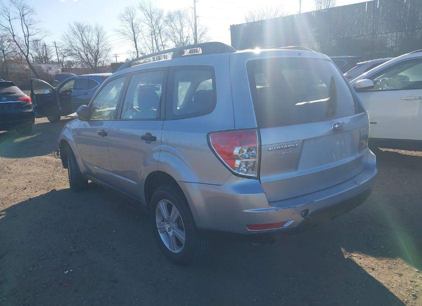 Photo 3 of 2012 Subaru Forester 2.5X (VIN JF2SHABC5CH429530)