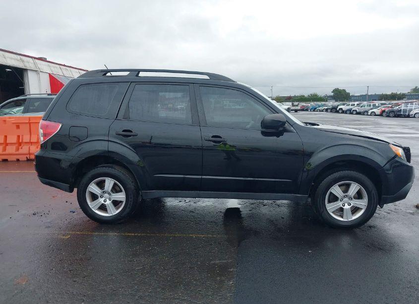 Photo 13 of 2013 Subaru Forester 2.5X (VIN JF2SHABC5DH407058)