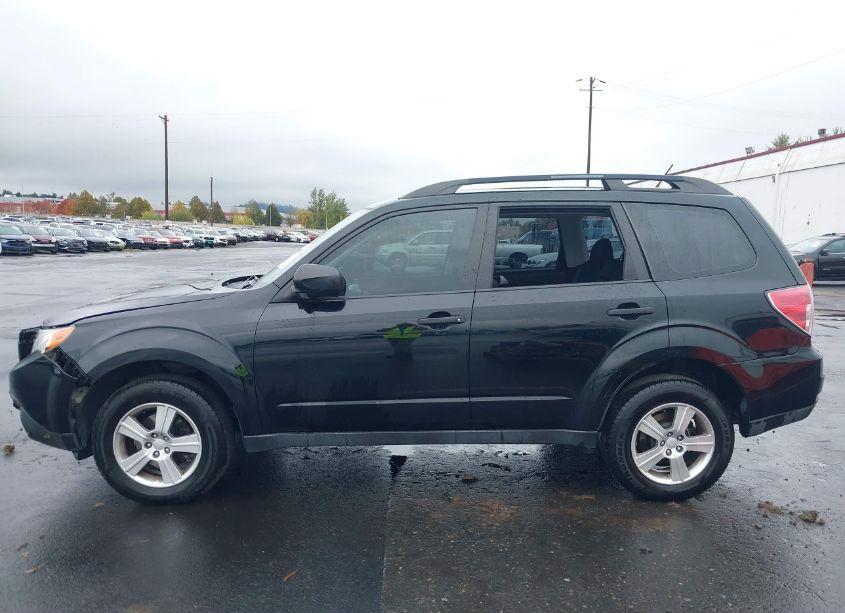 Photo 14 of 2013 Subaru Forester 2.5X (VIN JF2SHABC5DH407058)