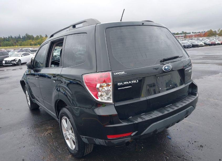 Photo 3 of 2013 Subaru Forester 2.5X (VIN JF2SHABC5DH407058)