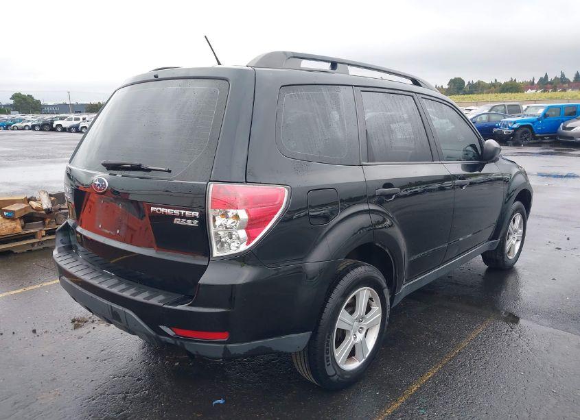 Photo 4 of 2013 Subaru Forester 2.5X (VIN JF2SHABC5DH407058)