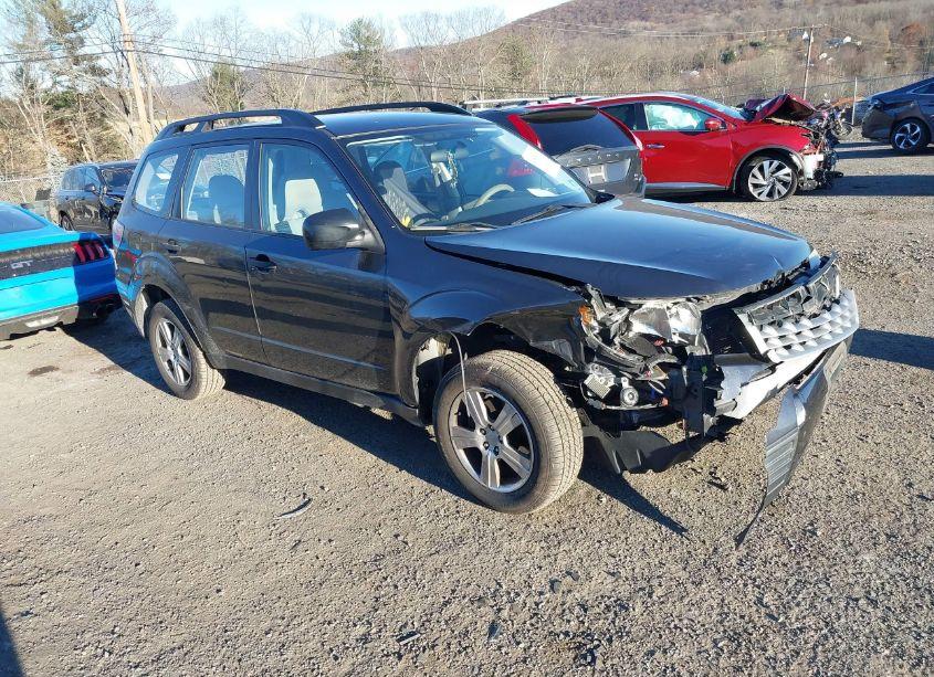 2013 Subaru Forester 2.5X (VIN JF2SHABC5DH413670) main photo