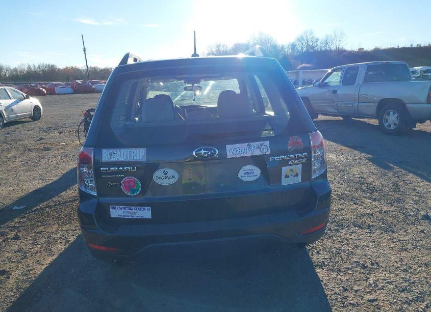 Photo 16 of 2013 Subaru Forester 2.5X (VIN JF2SHABC5DH413670)