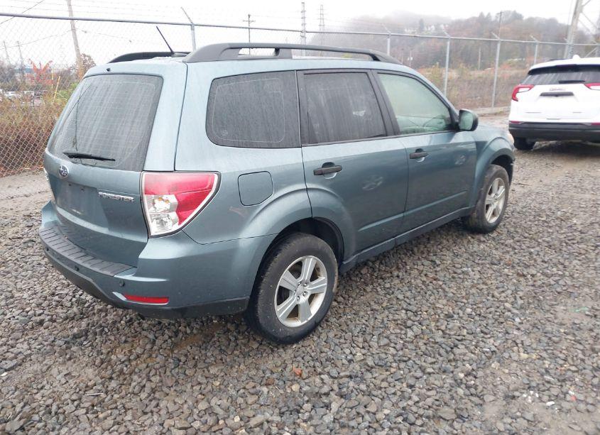 Photo 4 of 2013 Subaru Forester 2.5X (VIN JF2SHABC6DH405125)