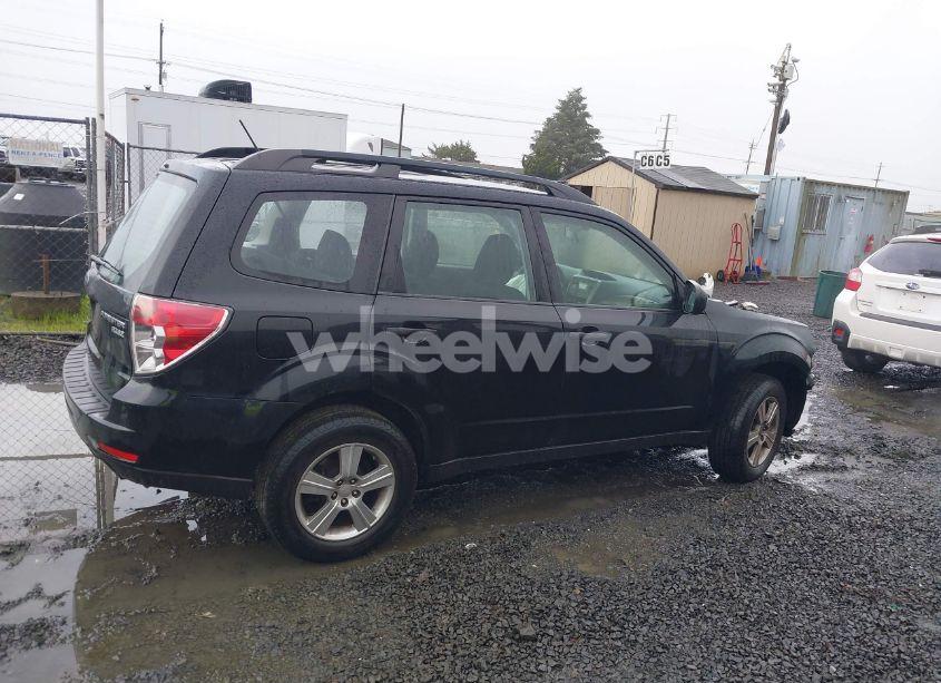 Photo 14 of 2013 Subaru Forester 2.5X (VIN JF2SHABC6DH426279)