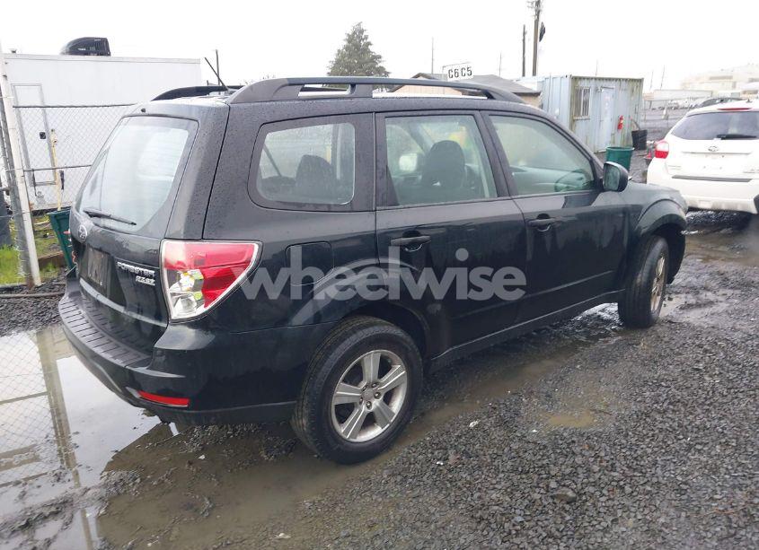 Photo 4 of 2013 Subaru Forester 2.5X (VIN JF2SHABC6DH426279)