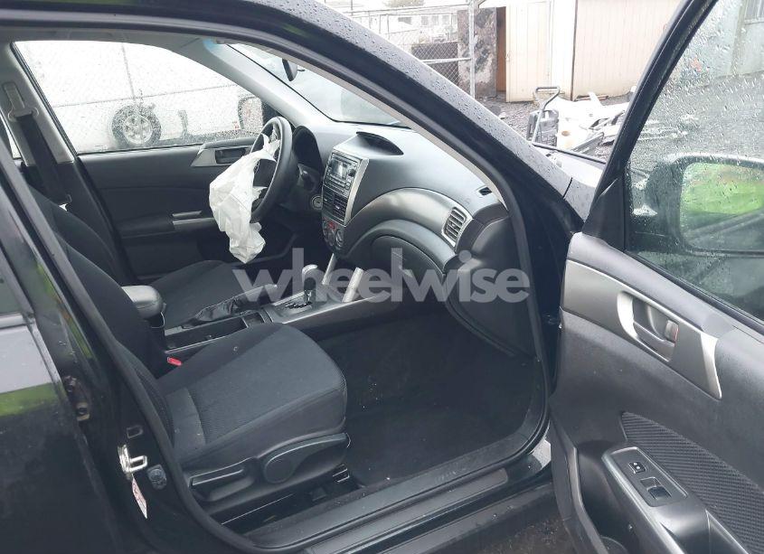 Photo 5 of 2013 Subaru Forester 2.5X (VIN JF2SHABC6DH426279)