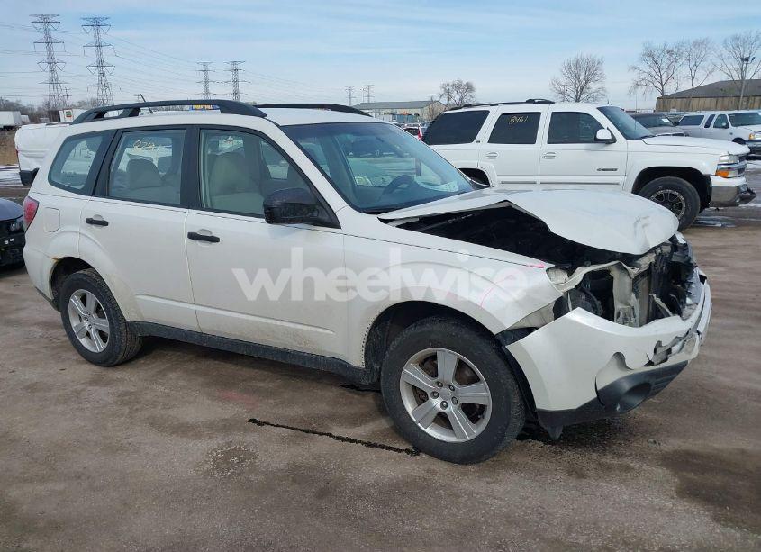 2013 Subaru Forester 2.5X (VIN JF2SHABC6DH435211) main photo