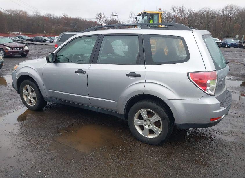 Photo 3 of 2012 Subaru Forester 2.5X (VIN JF2SHABC7CH455174)