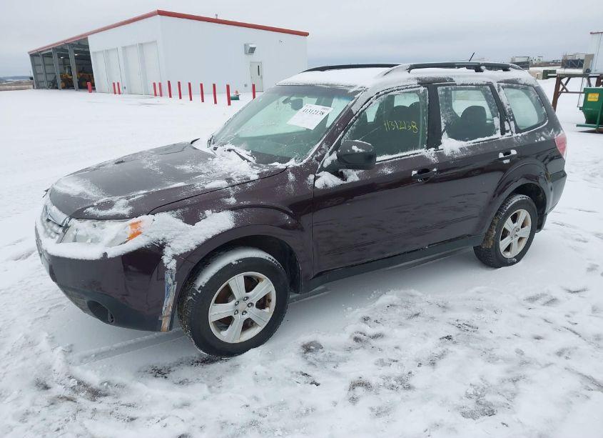 Photo 2 of 2013 Subaru Forester 2.5X (VIN JF2SHABC7DH405991)