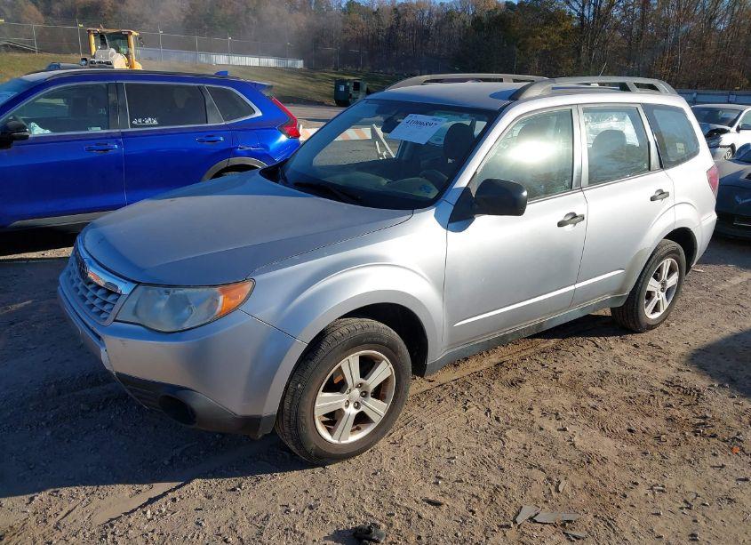 Photo 2 of 2013 Subaru Forester 2.5X (VIN JF2SHABC7DH409037)