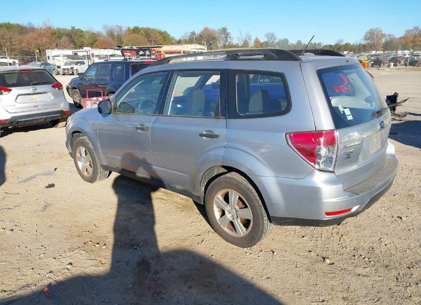 Photo 3 of 2013 Subaru Forester 2.5X (VIN JF2SHABC7DH409037)