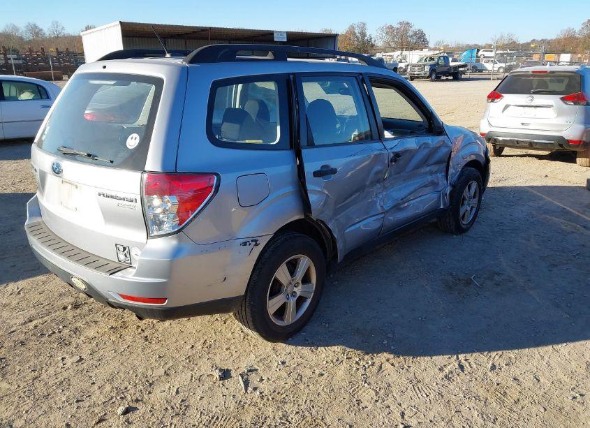 Photo 4 of 2013 Subaru Forester 2.5X (VIN JF2SHABC7DH409037)